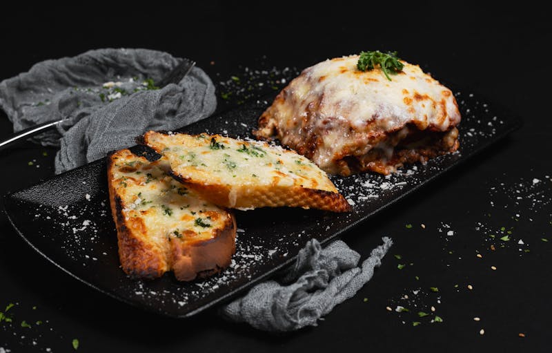 Garlic Bread with cheese starter at Papa Ginos